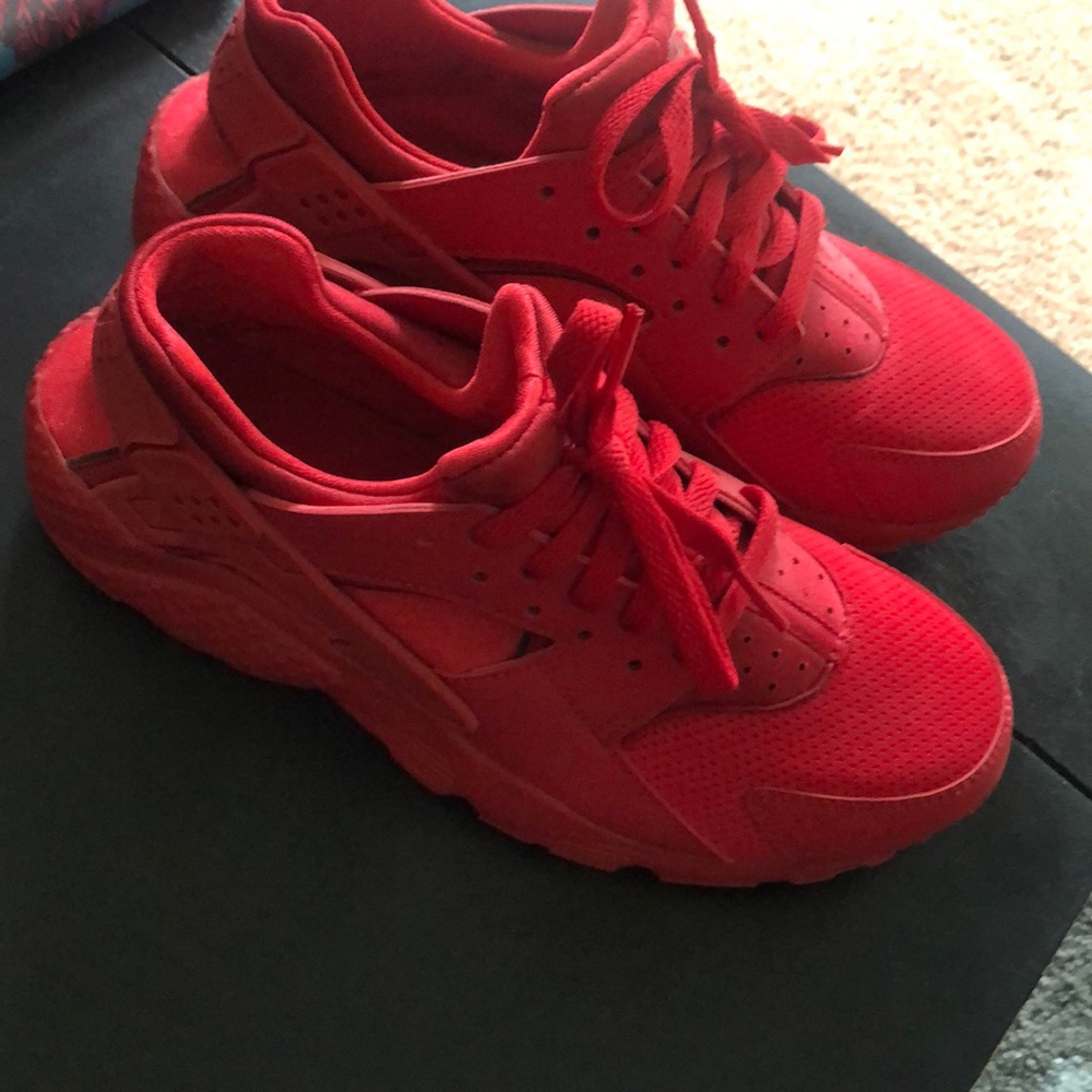 Red Nike Hurache